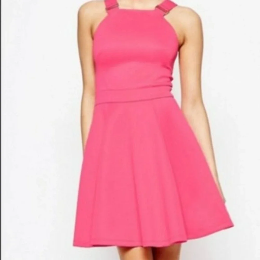 Ted Baker London Jaimie Fuchsia Pink‎ Dress with Gold Buckle Straps Size 2